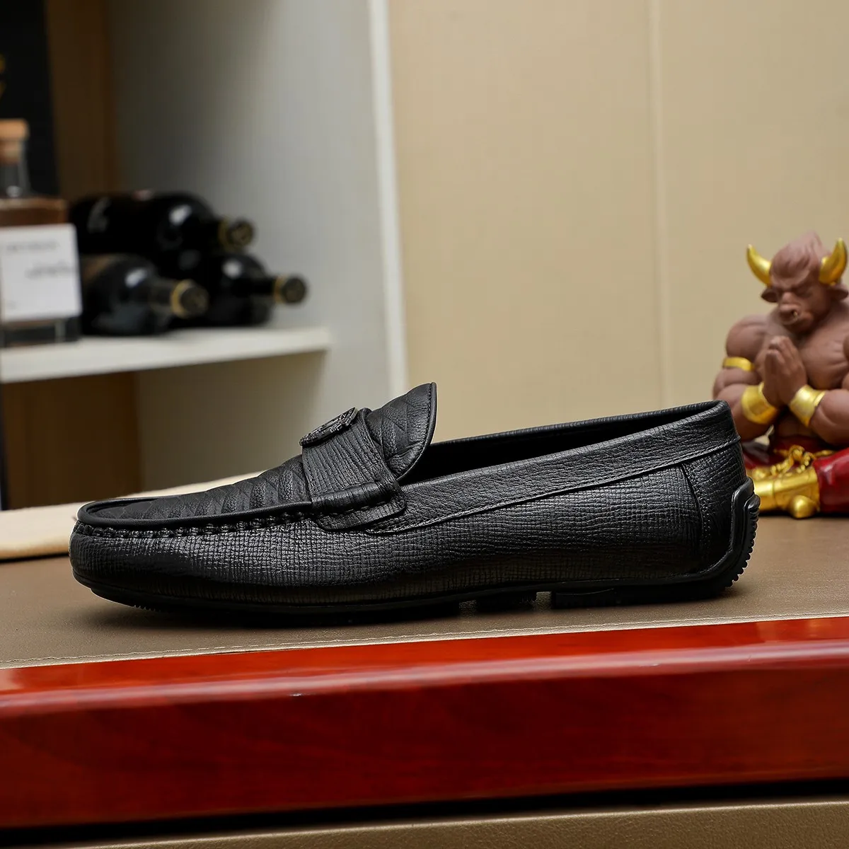 Men's men's shoes 💰440 [BV] 👟👟 Italian luxury brand Made with imported cowhide technology to highlight high-end men's taste of light luxury life [color] [color] Masters with ten years of manual experience create classic weaving 🌴 The inner top layer 🐮 lining 💯😘 The top quality inherits the brand craftsmanship! Color, code number 39-44 (38.45. Can be customized)
